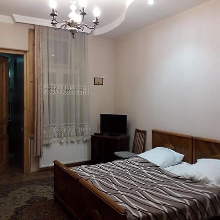 博尔若米 Old House Rustaveli酒店 外观 照片